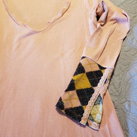 Altard State - Mixed Material Thermal top with contrast trimmed cuffs - Picture 2 of 7